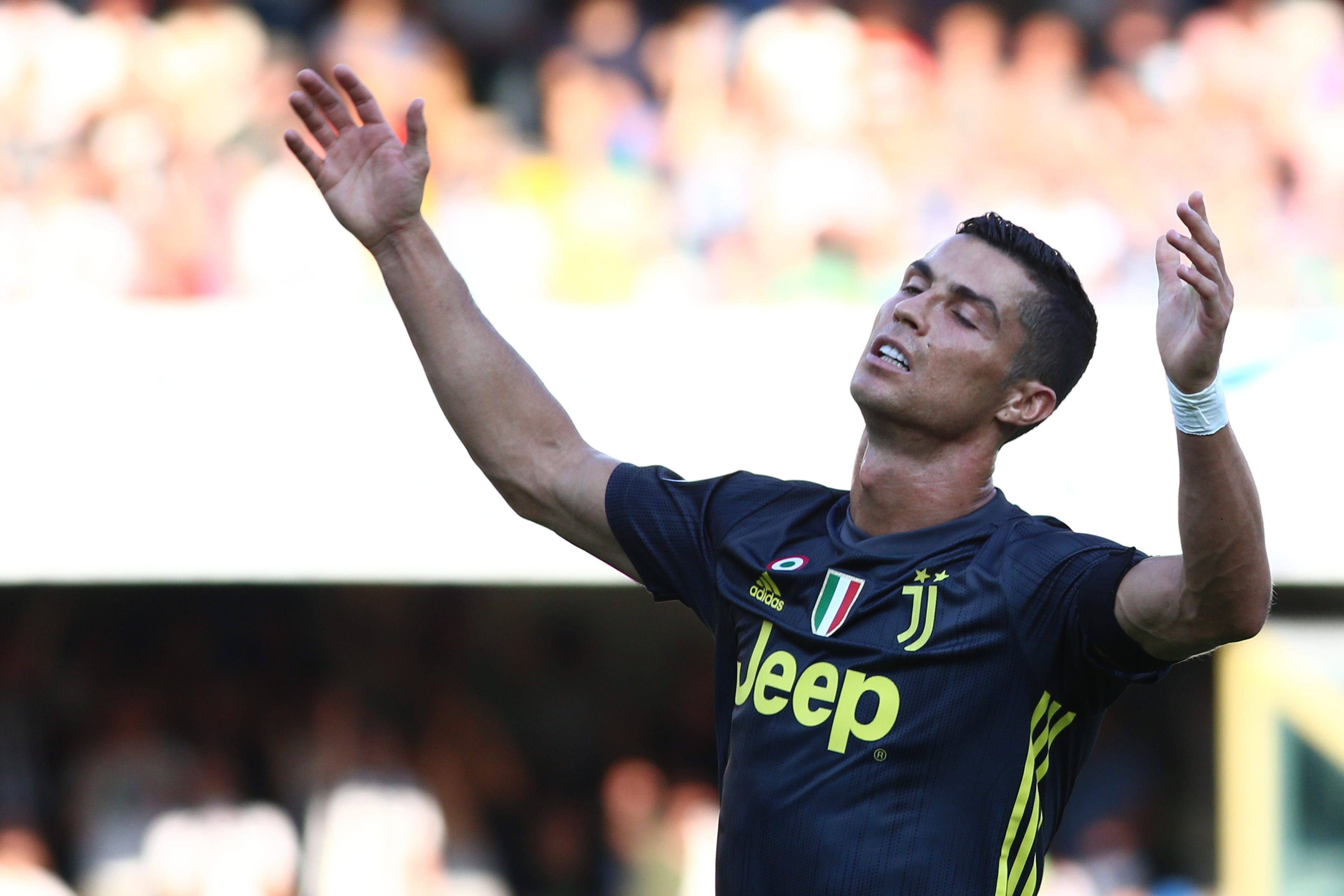 罗马体育报：多家欧洲豪门球队都有意引进多纳鲁马