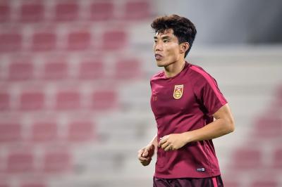 一细节证明郑智仍是国内球员学习榜样！他因此赢得球迷高度认可