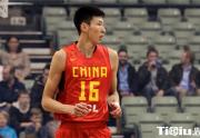 男篮新星活力四射一扣再扣 天赋让人备受关注
