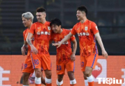 山东泰山十天打五场热身赛 老莫归来已飞上海