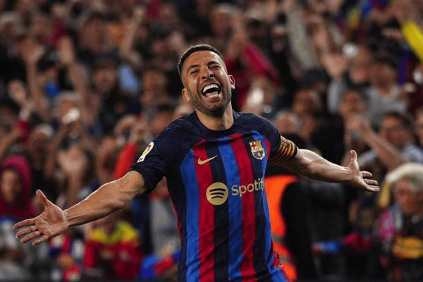 巴塞罗那足球俱乐部左后卫阿尔巴提前解约 效力巴萨的18年里夺17冠