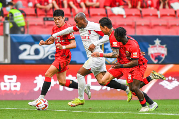 中超第11轮上海海港0-1不敌成都蓉城，失去不败金身