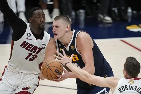 NBA总决赛G2约基奇斩获41分掘金仍丢分以1-1比分平热火