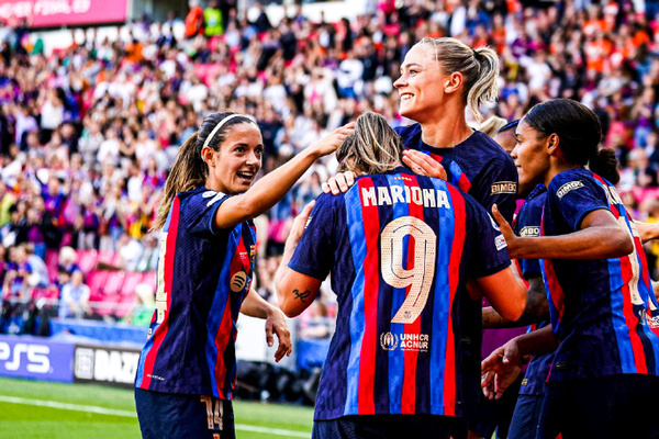 巴萨女足夺得女足欧冠冠军，创造历史！