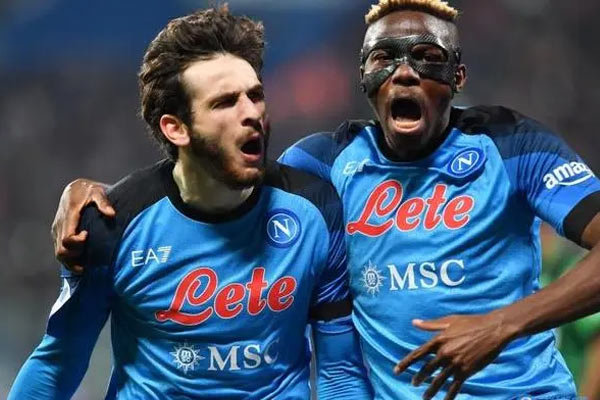 奥斯梅恩以26粒进球荣获2022-2023意甲金靴，曾因面部受伤戴面具参赛