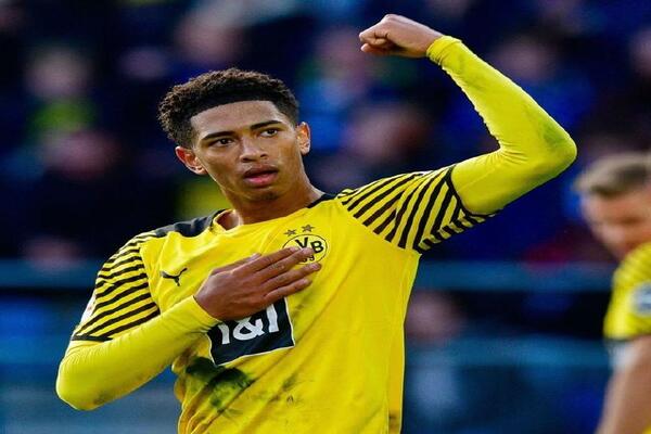 皇马花费高达1.3亿欧元，成功签下贝林厄姆！