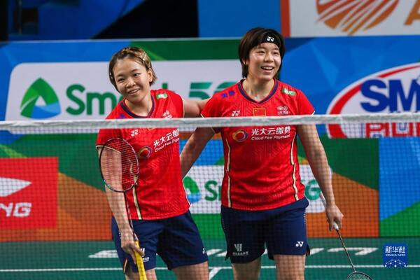 陈清晨/贾一凡杀出重围，2比0完胜韩国夺得羽毛球女双冠军！