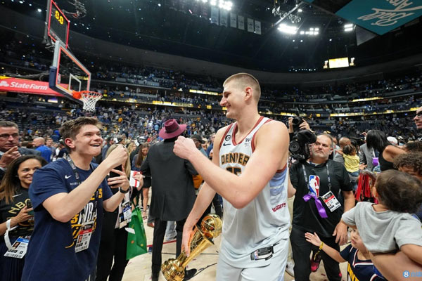 约基奇领衔掘金夺得NBA总冠军，斩获总决赛MVP