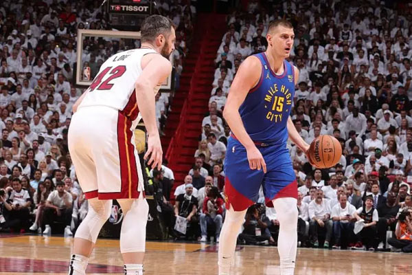 打篮球如何防守篮板球？防守篮板球战术包括哪些？