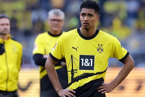 皇家马德里以1.03亿欧元签下英格兰少年天才贝林汉姆