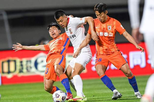 山东泰山队移除中超冠军功臣 孙准浩 、金敬道和郭田雨