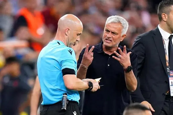 穆里尼奥确认放弃欧足联足球委员会成员身份