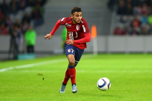 足球攻击手主要在哪个位置?足球什么阵容适合攻击手多?