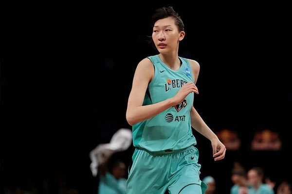 女篮韩旭的身高体重是多少？女篮韩旭在WNBA年薪多少？