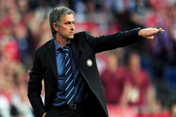 穆里尼奥遭禁赛10天：罗马主帅因违规行为受罚