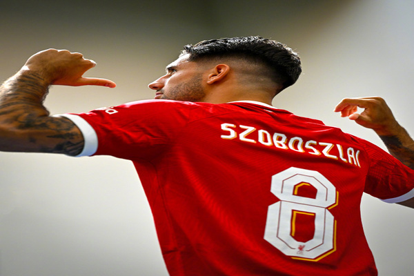 索博斯洛伊加盟利物浦，将身披8号球衣