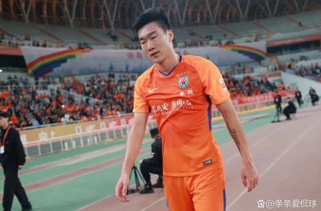 中超4消息：海牛连签5人，浙江免签法甲后卫，大连边锋留洋日本（中乙海牛战况）