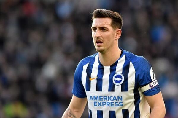 布莱顿队长邓克与球队续约，愿意再为俱乐部效力三年！