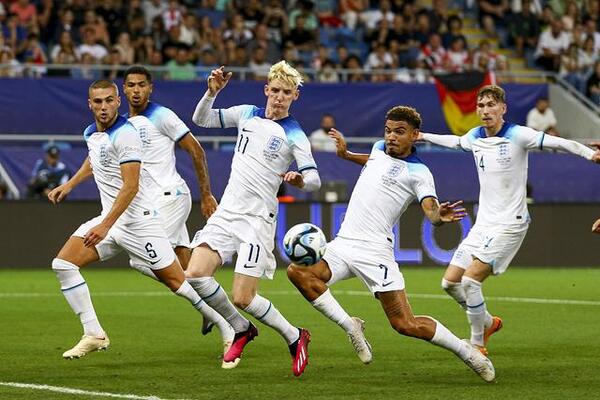 欧青赛官方公布最佳阵容，新锐之风横扫赛场