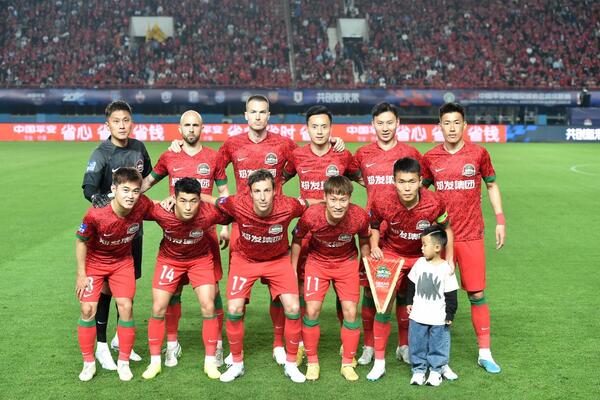 中超第十六轮：成都蓉城主场2-0击败河南