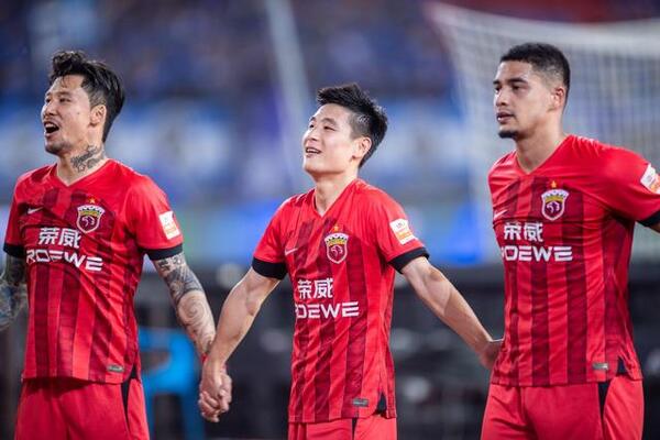 上海海港以3-1战胜武汉三镇，继续领跑积分榜！