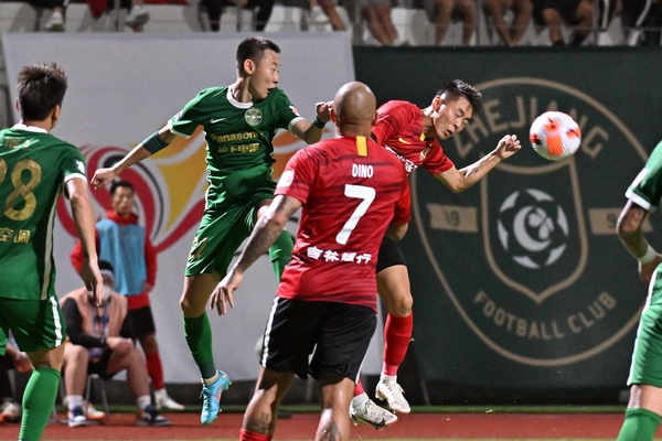 激战难分！长春亚泰与浙江队2-2战平