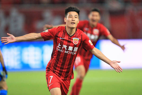 上海海港大胜深圳，武磊梅开二度助球队以4比1获胜！