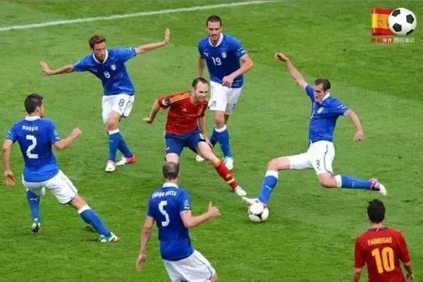 足球前腰如何高位逼抢？