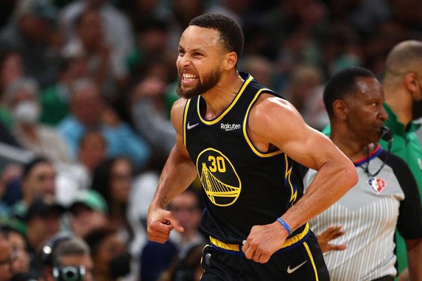 如果NBA球员出界了，什么情况下算是违例？