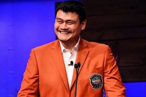 姚明如何在NBA打破东方球员的壁垒？