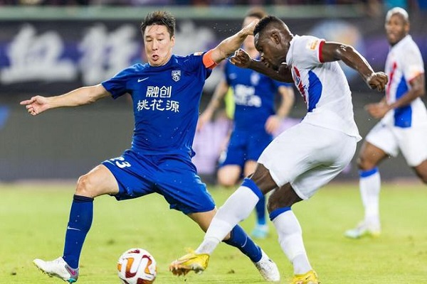 中超球队距离亚洲顶级俱乐部还有多远？