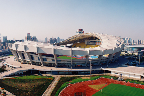 虹口足球场是哪个球队的主场？