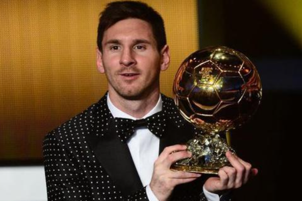 梅西一年可以挣多少钱？