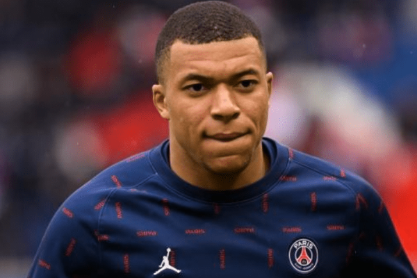 姆巴佩一直留在巴黎能获得欧冠吗？