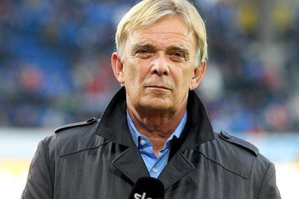 德甲历史上执教时间最长的教练是谁？