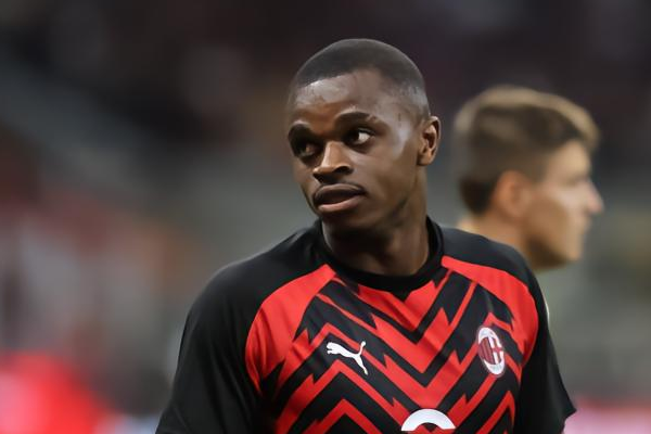 拜仁慕尼黑锁定备选方案：AC米兰边后卫卡卢卢