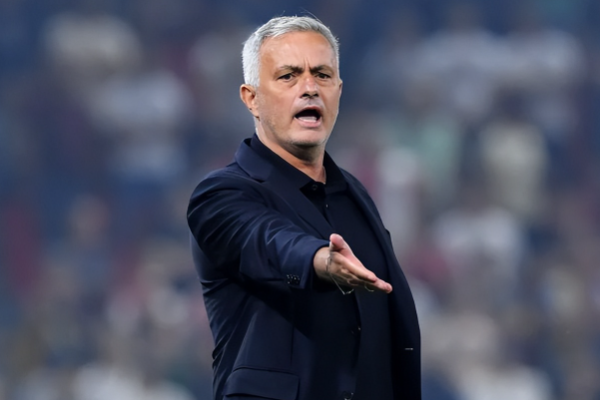 穆尼里奥目前的年薪是多少？