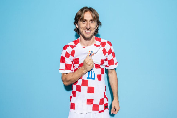 莫德里奇在皇马首发位置岌岌可危转会传闻逐渐升温