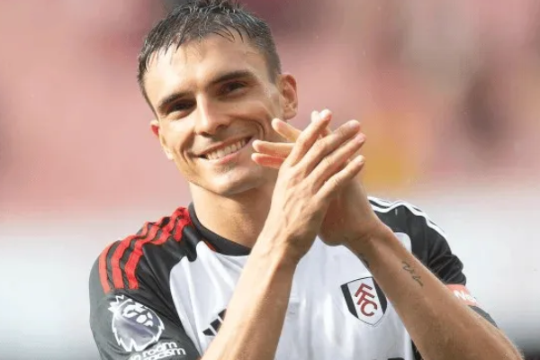 富勒姆帕利尼亚转会拜仁的交易告吹