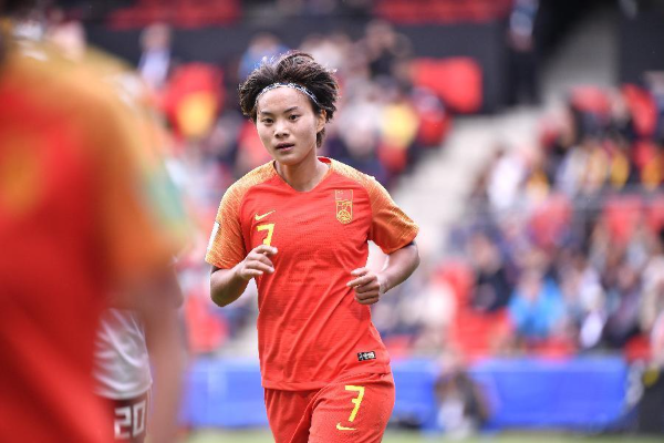 中国女足留洋球员王霜在俱乐部比赛中表现出色