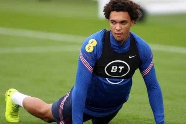 格拉利什和阿诺德因伤退出英格兰队大名单