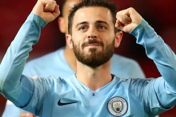 大卫-席尔瓦为曼城效力了多久？