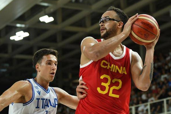 杨毅：中国男篮未来或不再强调血缘归化NBA顶级球员