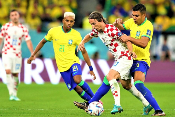 足球高位逼抢是什么意思？