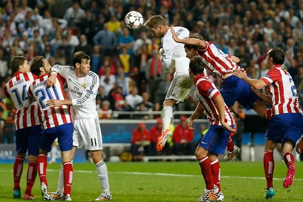 足球比赛中的阵型如何选择？