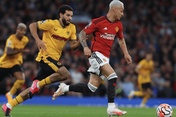 足球比赛中有哪些著名的“带刀侍卫“？