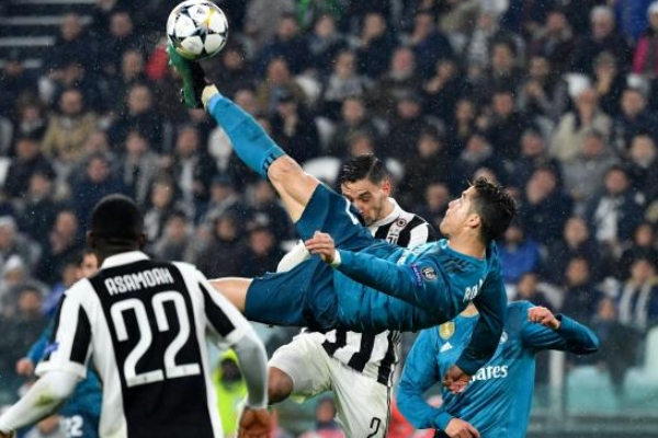 C罗最擅长踢哪个位置？