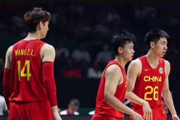 中国男篮成功逆转南京同曦向备战亚运会迈出关键一步