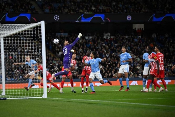 25球开启欧冠小组赛：加拉塔萨雷球员遭罚下完成逆袭、阿森纳大胜埃因霍温