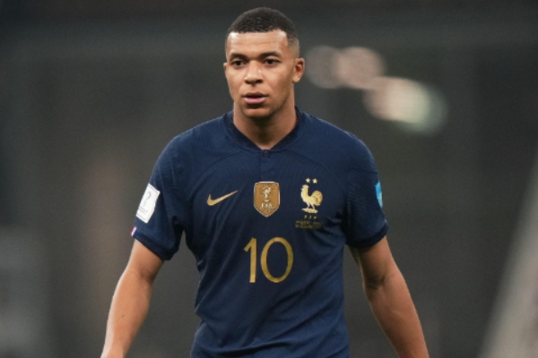 下一位足球界超级巨星会是谁？